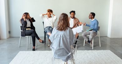 people in a psychotherapy session